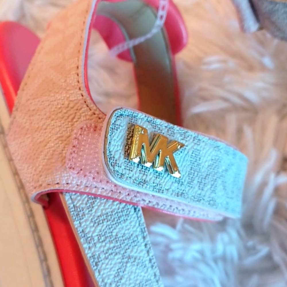 Michael Kors Pink & Tan MK Logo Flat Lug Chunky Sole Sandals SZ 7.5 New - Picture 15 of 17